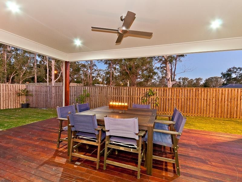8 Shearers Close, Ferny Hills QLD 4055