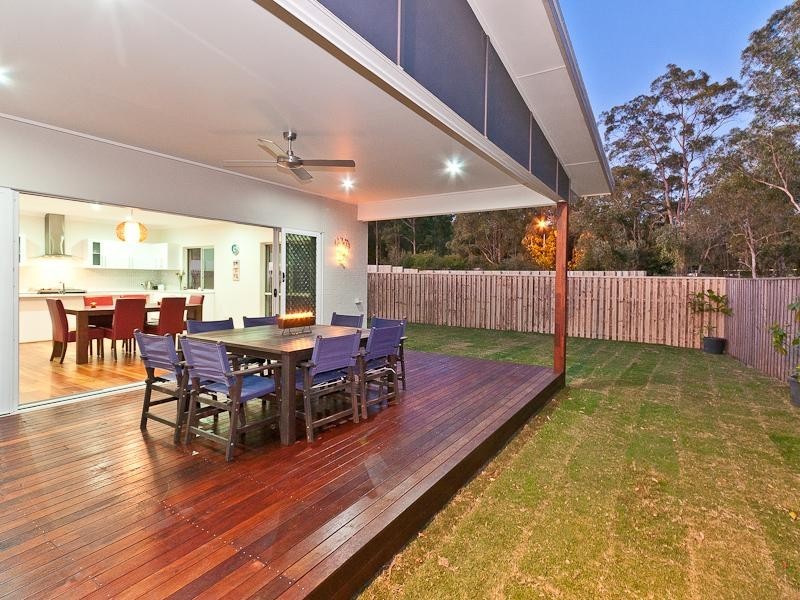 8 Shearers Close, Ferny Hills QLD 4055