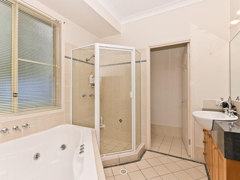 14 Housewood Court, Highvale QLD 4520