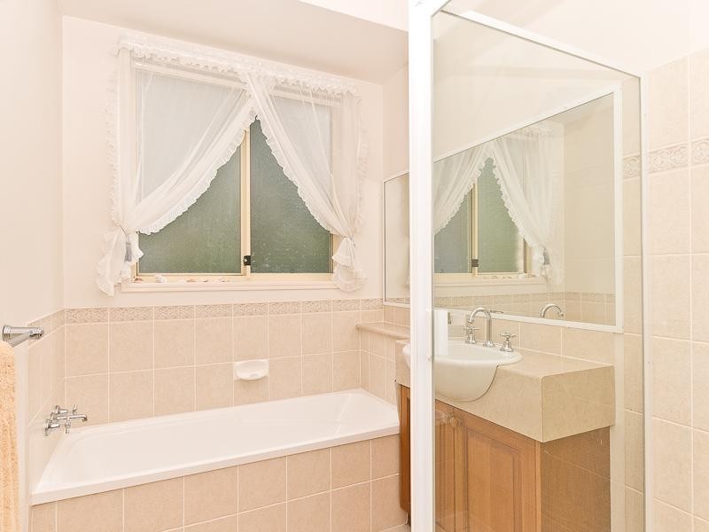 14 Housewood Court, Highvale QLD 4520