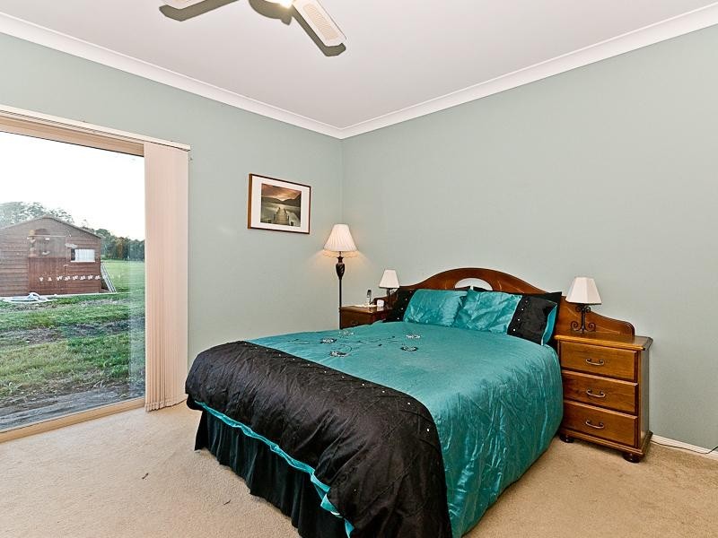 2 Sovereign Way, Samford Valley QLD 4520