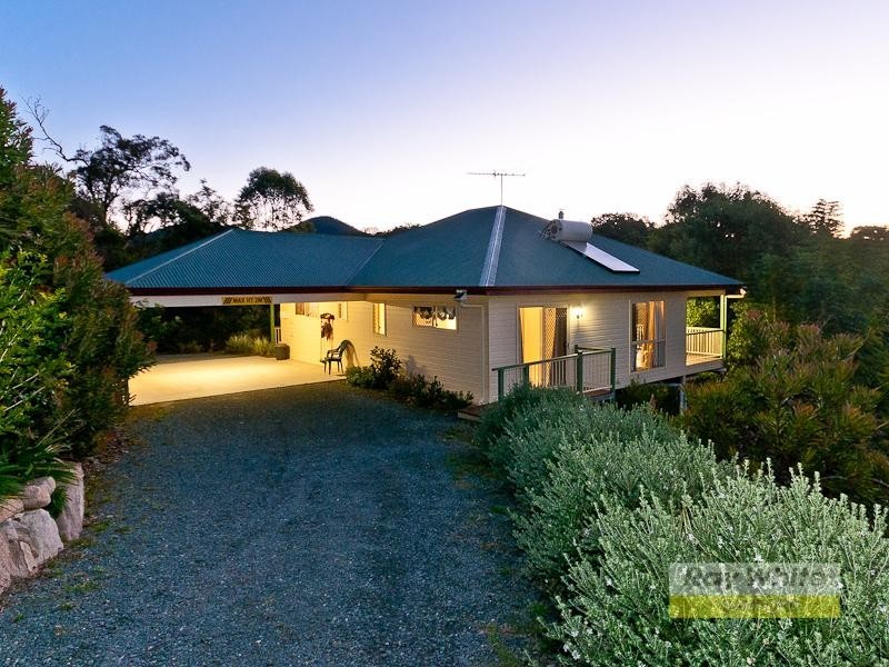 106 Woodward Road, Armstrong Creek QLD 4520