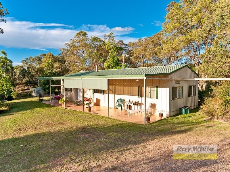 106 Woodward Road, Armstrong Creek QLD 4520