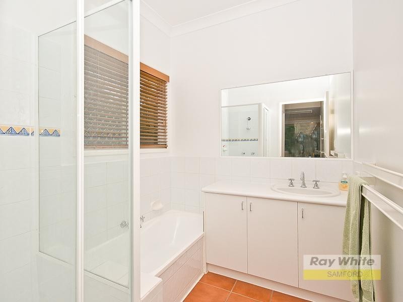 3 Sherwood Court, Samford Valley QLD 4520