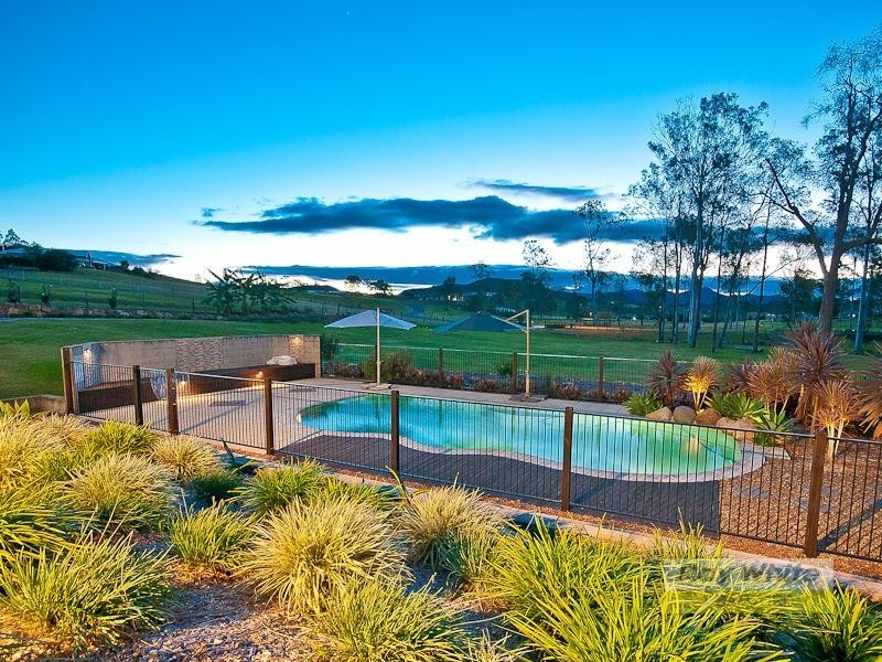 12 Currell Circuit, Samford Valley QLD 4520