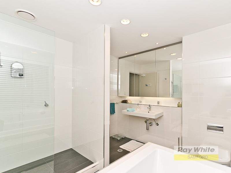 13 Whip Bird Court, Cashmere QLD 4500