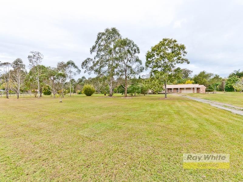 19 Greenwood Crescent, Samford Valley QLD 4520