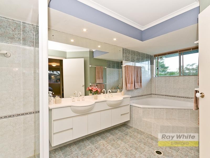 27 Castlewood Court, Samford Valley QLD 4520