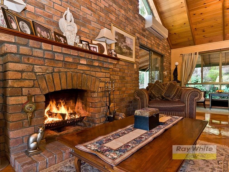 9 Boland Court, Eatons Hill QLD 4037