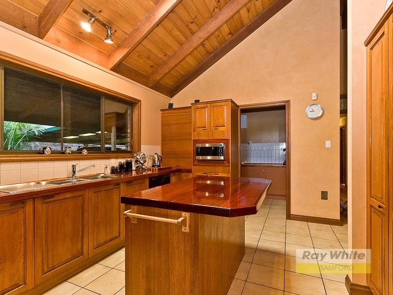 9 Boland Court, Eatons Hill QLD 4037