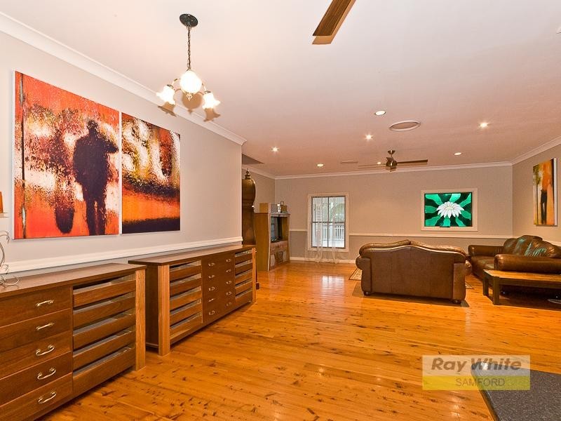 27 Linkwood Drive, Ferny Hills QLD 4055