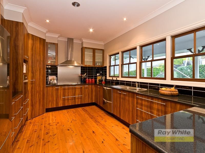 27 Linkwood Drive, Ferny Hills QLD 4055