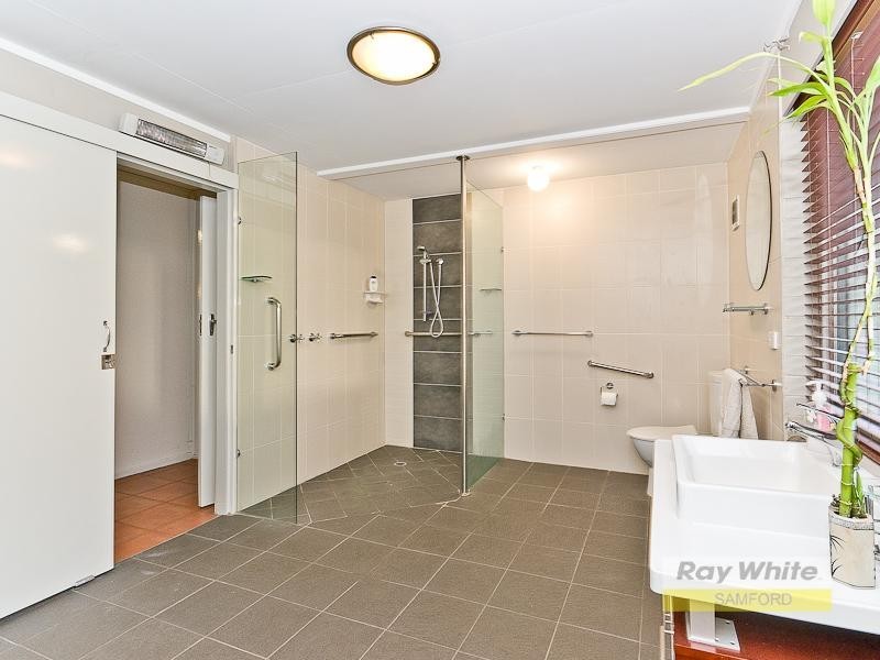 4 Narrien Court, Samford Village QLD 4520