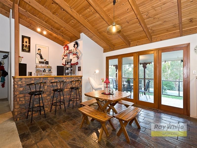 4 Lambert Court, Eatons Hill QLD 4037