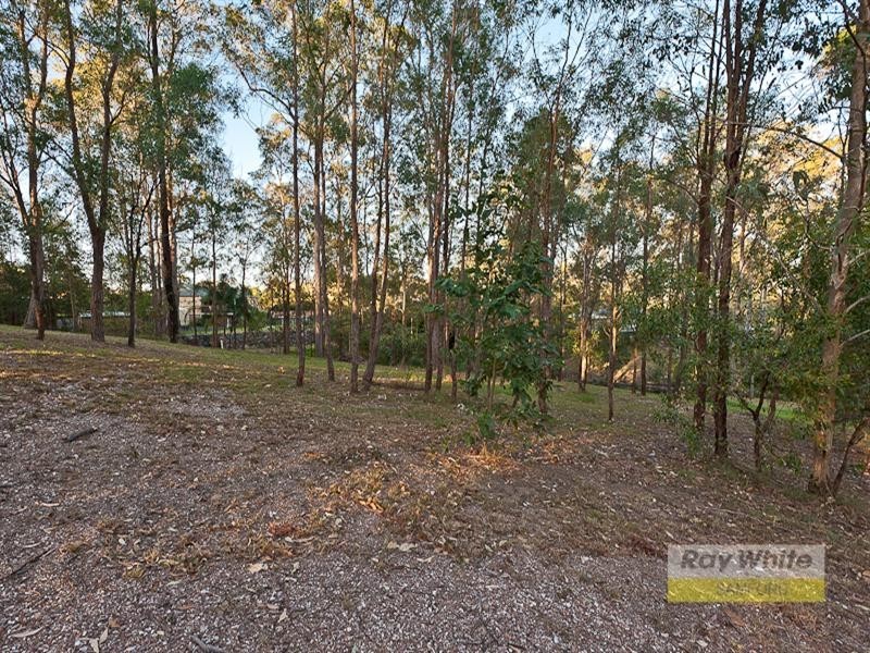 4 Lambert Court, Eatons Hill QLD 4037