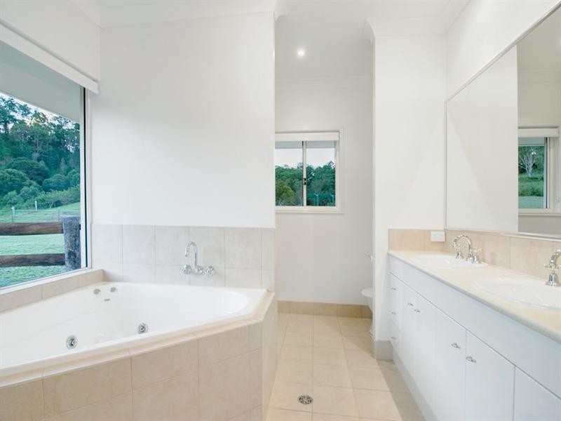 11 Lacebark Court, Cedar Creek QLD 4520