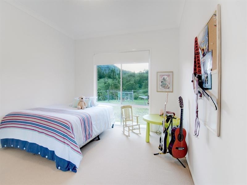 11 Lacebark Court, Cedar Creek QLD 4520