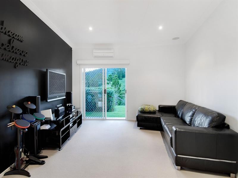 11 Lacebark Court, Cedar Creek QLD 4520