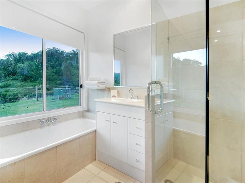 11 Lacebark Court, Cedar Creek QLD 4520