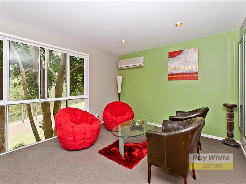 17 Fitzgerald Court, Clear Mountain QLD 4500