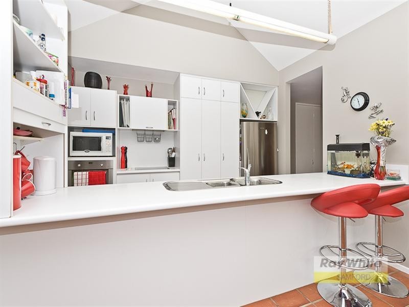 17 Fitzgerald Court, Clear Mountain QLD 4500