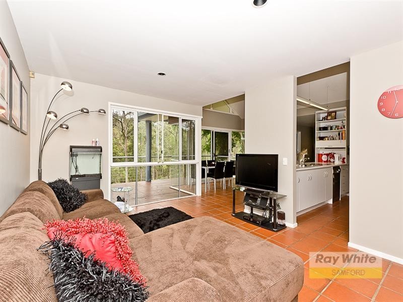 17 Fitzgerald Court, Clear Mountain QLD 4500