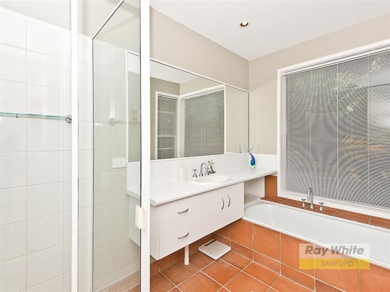17 Fitzgerald Court, Clear Mountain QLD 4500