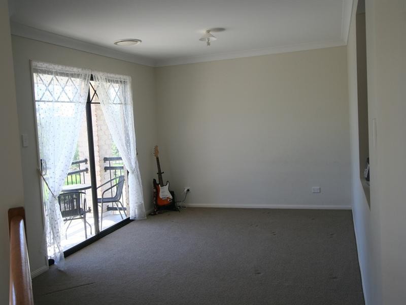 3 Lake View Close, Samsonvale QLD 4520