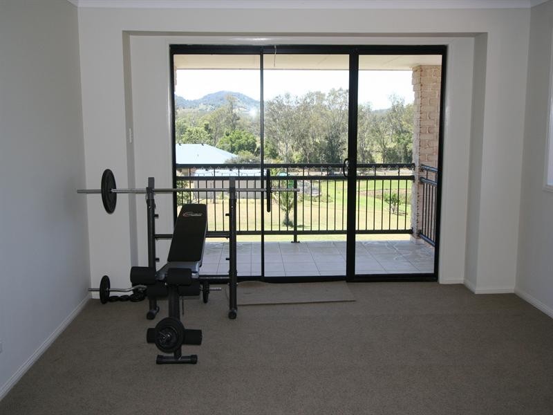 3 Lake View Close, Samsonvale QLD 4520