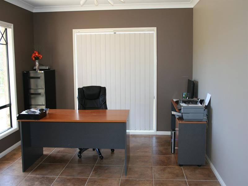 3 Lake View Close, Samsonvale QLD 4520