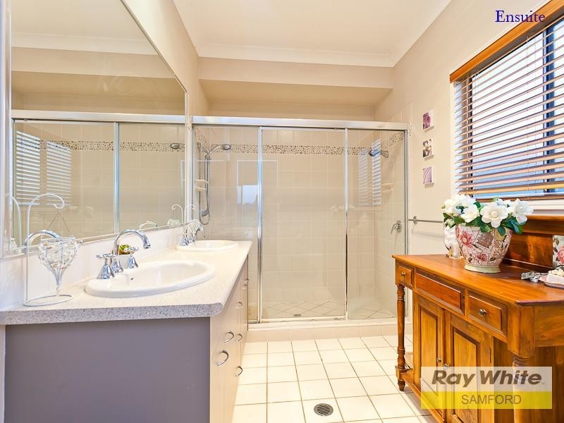 8 Mayfair Drive, Samford Valley QLD 4520