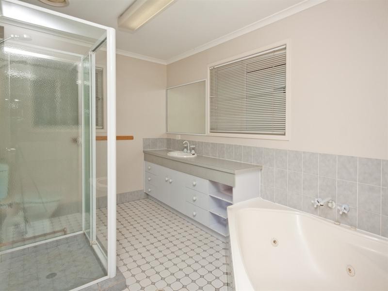 Eatons Hill QLD 4037