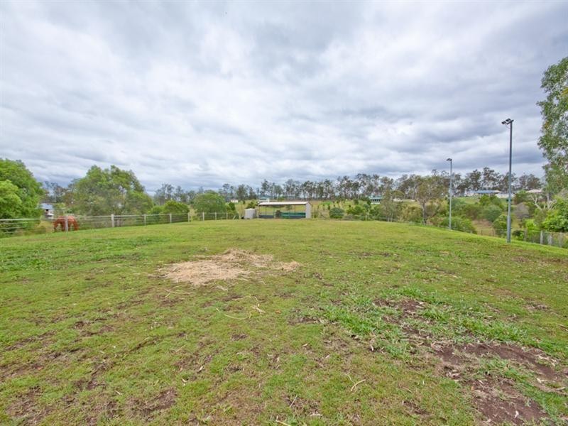 7 Butterfly Crescent, Samsonvale QLD 4520