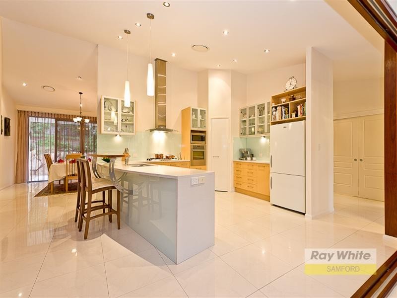 28 Honeywood Court, Samford Valley QLD 4520