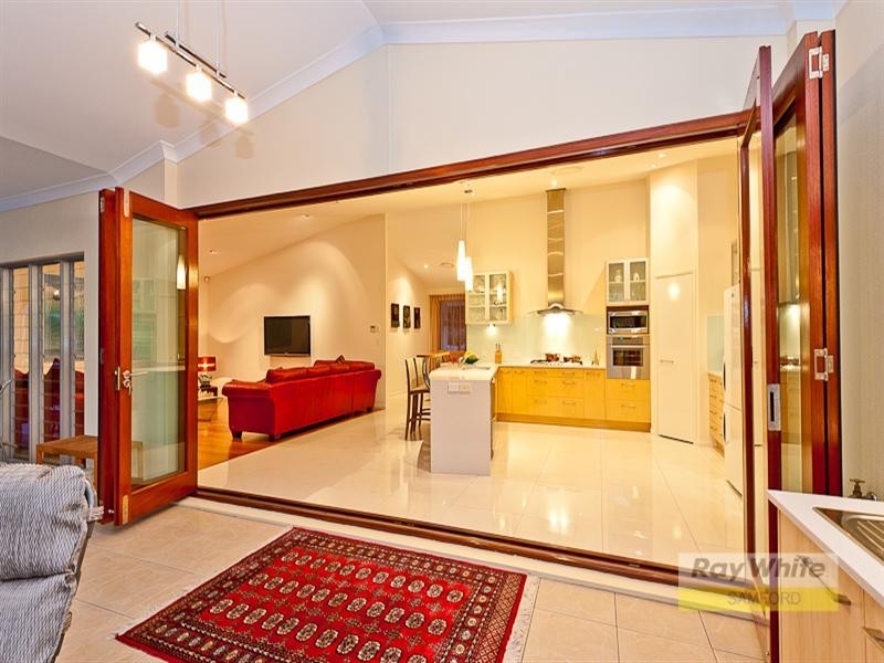 28 Honeywood Court, Samford Valley QLD 4520