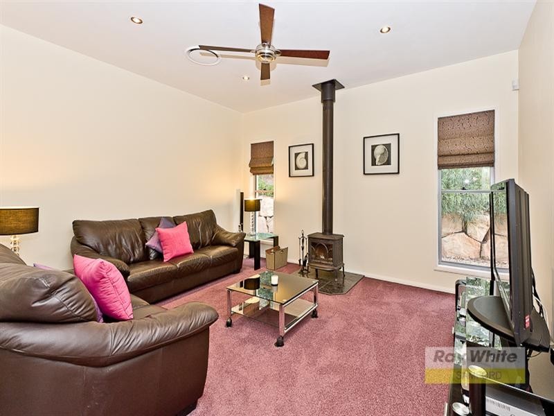 28 Honeywood Court, Samford Valley QLD 4520