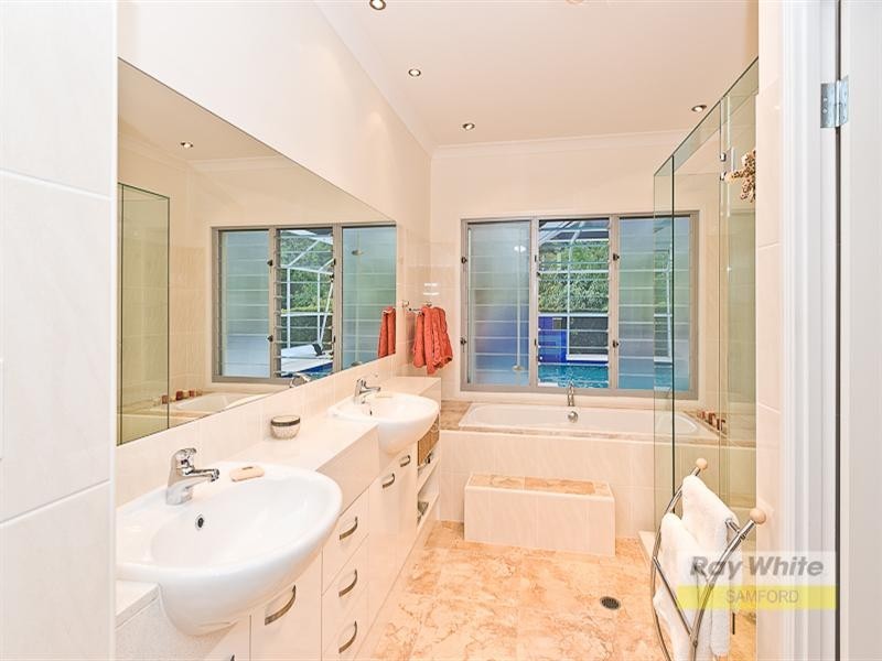 28 Honeywood Court, Samford Valley QLD 4520