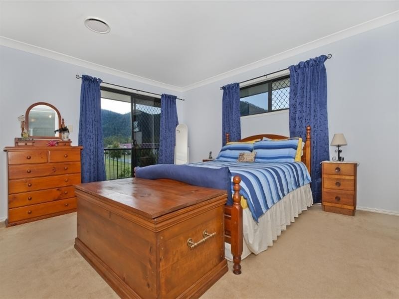 1 Hunting Place, Highvale QLD 4520