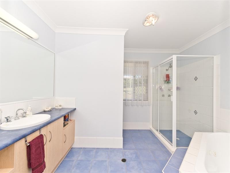 1 Hunting Place, Highvale QLD 4520