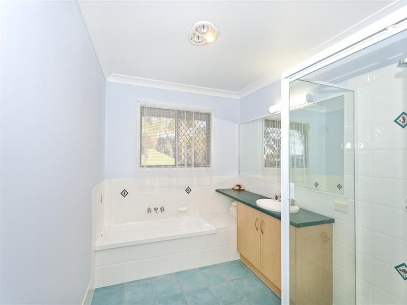 1 Hunting Place, Highvale QLD 4520