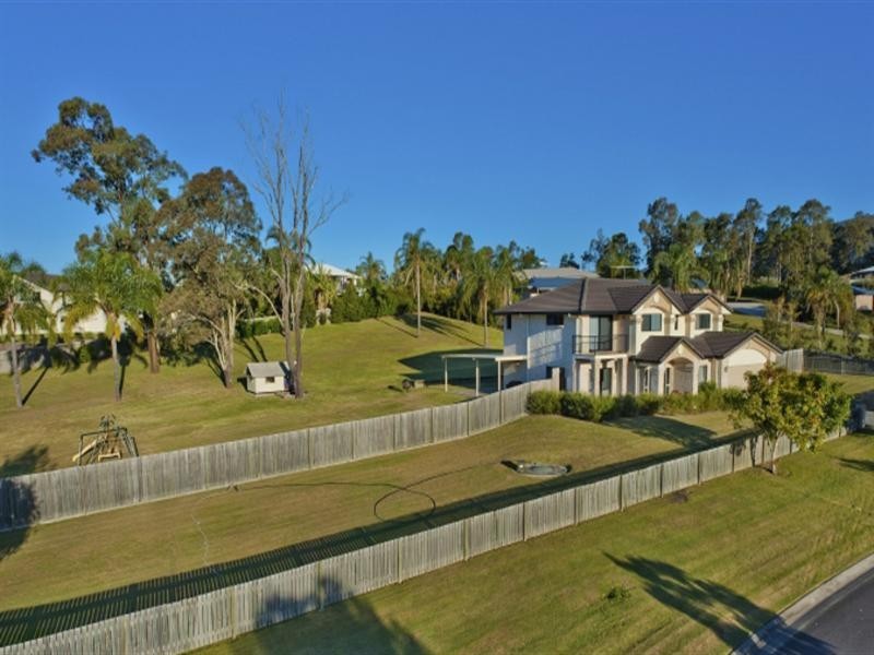 1 Hunting Place, Highvale QLD 4520
