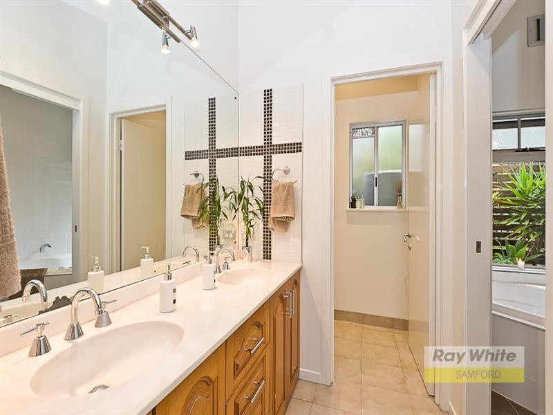 27 Boland Court, Eatons Hill QLD 4037