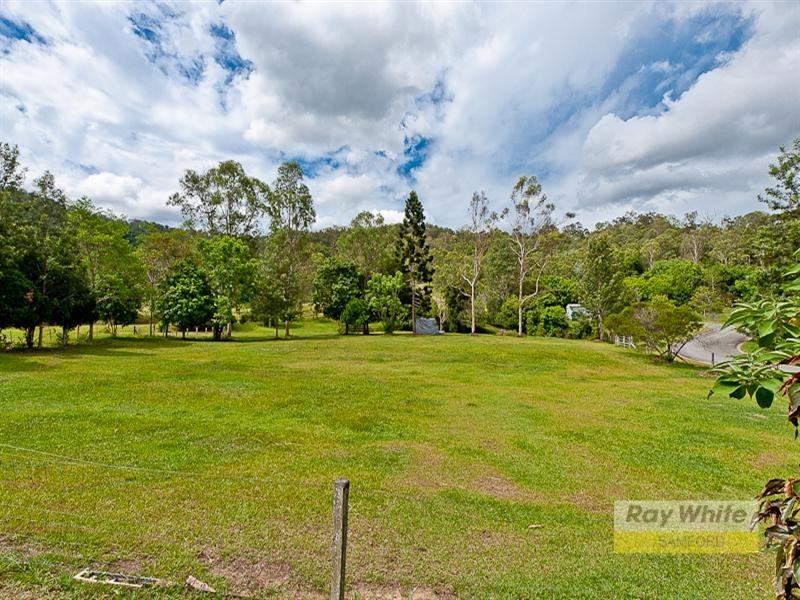 3 Vera Court, Samford Valley QLD 4520
