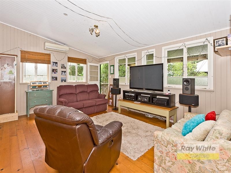 5 Church Street, Samford Village QLD 4520