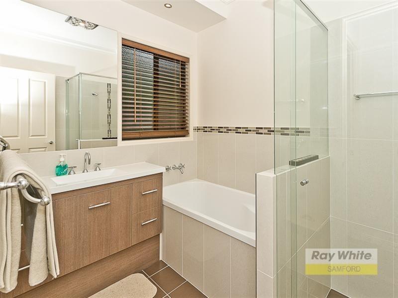 13 Housewood Court, Highvale QLD 4520