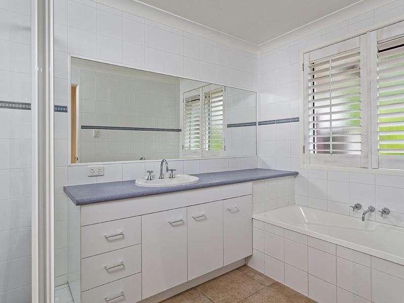 11 Birdwood Drive, Samford Valley QLD 4520