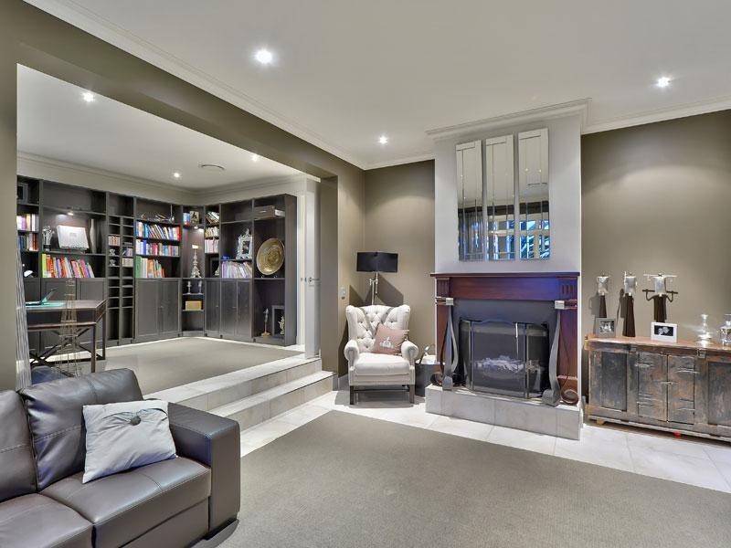 1 Ascot Crescent, Samford Valley QLD 4520