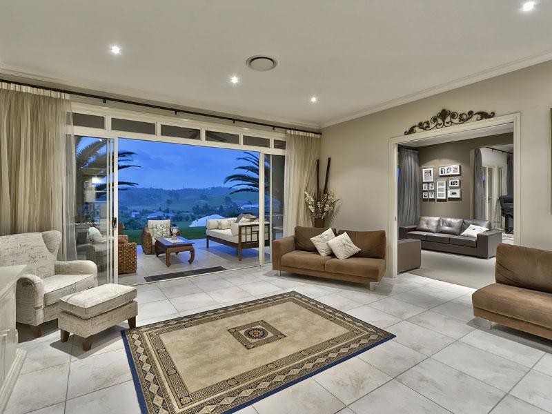 1 Ascot Crescent, Samford Valley QLD 4520