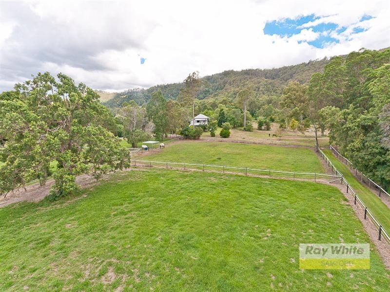 168 Betts Road, Camp Mountain QLD 4520