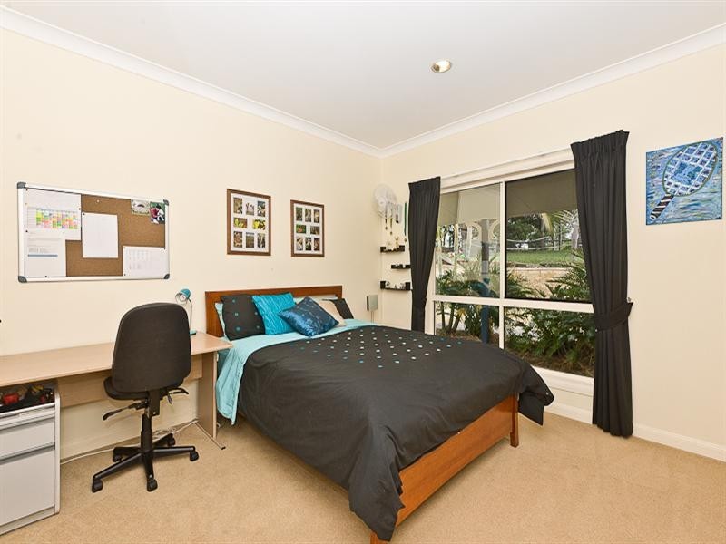 16 Valray Place, Samford Valley QLD 4520